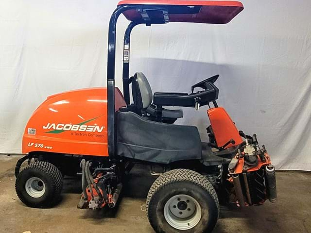 570 4WD Greens Mower